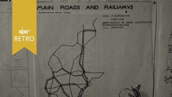 Schienen- und Straßenkarte Dänemarks 1964 in einer Ausstellung  