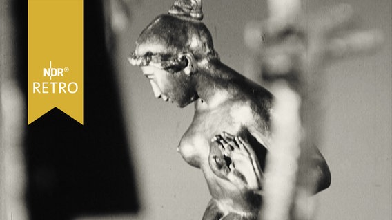 Homme Cactus (im Vordergrund unscharf) und Statuette Leda (1964)  