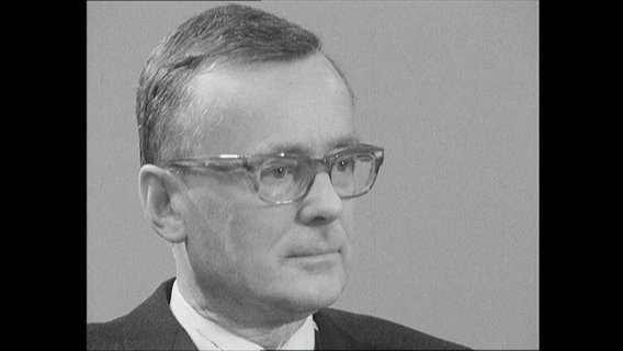 Portrait von einem Mann mit Brille (Archivbild)  