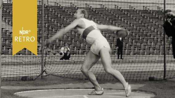Diskuswerfer bei den Deutschen Leichtathletik-Meisterschaften 1963 im Niedersachsenstadion  