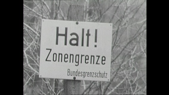 Schild: "Halt! Zonengrenze" (1963)  