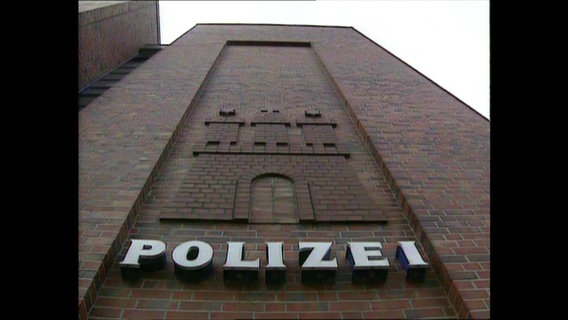 Die Fassade eines Hamburger Polizeireviers  