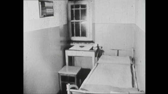Blick in eine Gefängniszelle 1964  