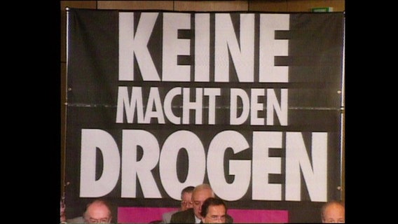 Das Plakat "Keine Macht den Drogen"  