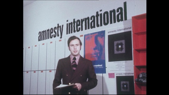 Ein Sprecher von Amnesty International spricht in die Kamera (Archivbild).  