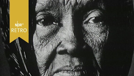 Porträtfotografie einer sehr alten Frau (1964)  