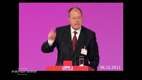 Peer Steinbrück auf einem SPD Parteitag  