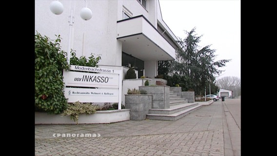 Hauseingang eines Inkasso-Unternehmens  
