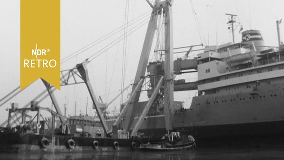 Schwimmkran "Magnus" im Einsatz im Hamburger Hafen 1964  