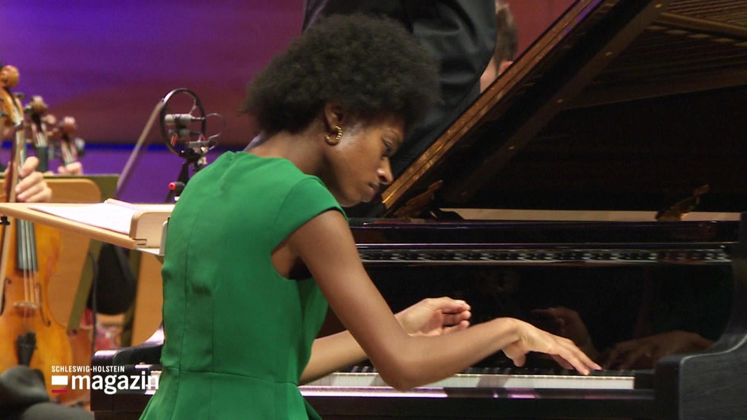 Leonard Bernstein Award presented to Isata Kanneh-Mason |  NDR.de – Culture – Music – Classical