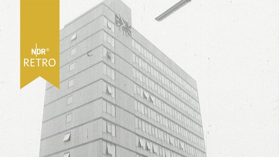 Hochhaus des neuen Rathauses in Flensburg 1964  