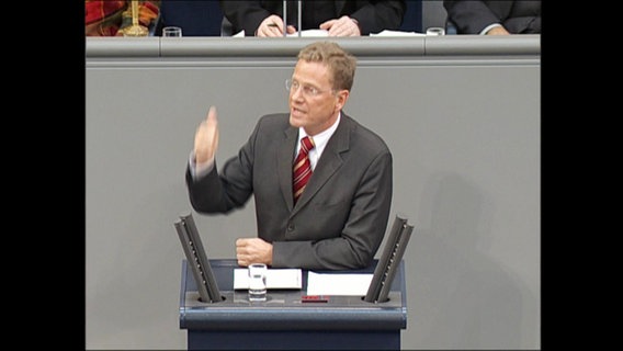 Guido Westerwelle spricht im Bundestag  