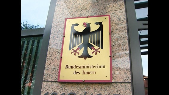 Schild: Bundesministerium des Inneren  