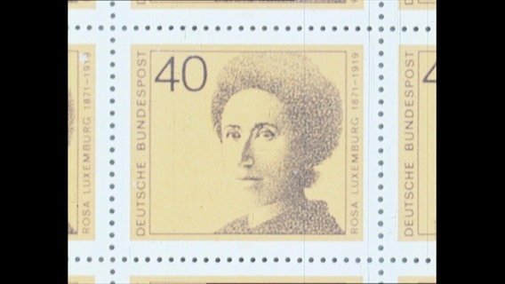 Briefmarke mit dem Konterfei Rosa Luxemburgs  