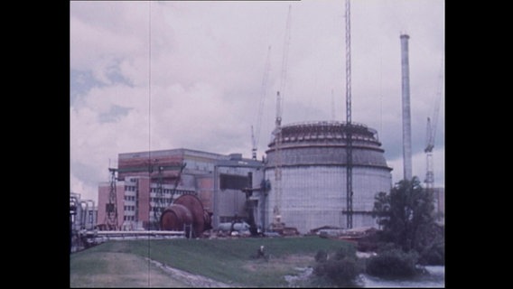 Die Baustelle des Atomkraftwerkes in Kalkar 1974  