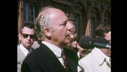 Walter Scheel hält eine Rede 1972  