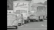 Autos auf einer Straße (Archivbild)  