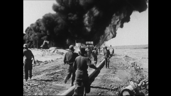 Eine brennende Ölquelle im Iran (Archivbild)  