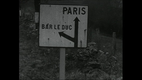 Straßenschild "Paris, Bar le Duc"  