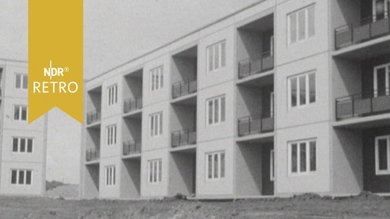 Dreigeschossige Plattenbauten der Neuen Heimat 1964  