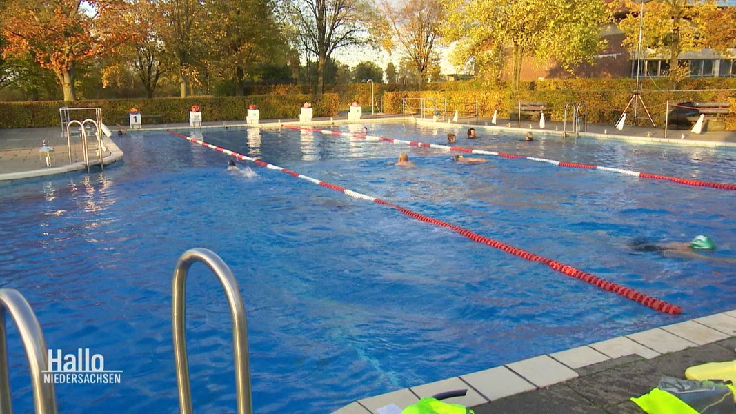 Göttingen Erlaubt In Schwimmbädern "oben Ohne" Für Alle | NDR.de ...