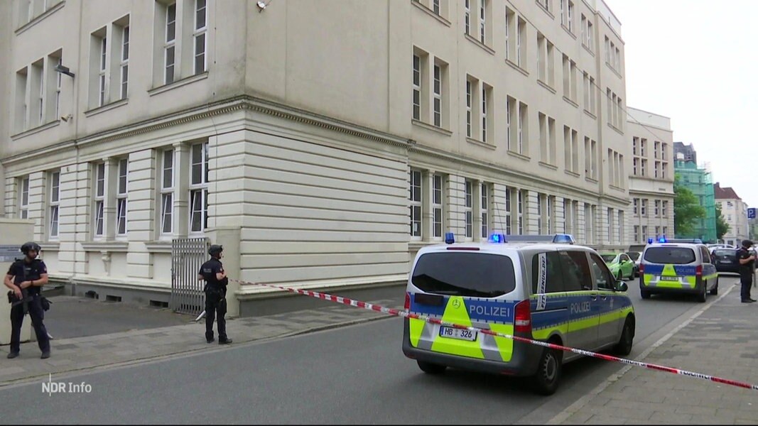 Polizeieinsatz bei einer Schule in Bremerhaven