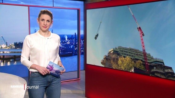 Nachrichtensprecherin Eva Diederich im Studio. © Screenshot 