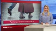 Dina Hille präsentiert im Hamburt Journald es NDR Fernsehens die Ncahrichten. © Screenshot 