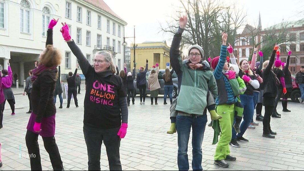 One Billion Rising Mit Tanzen Gegen Gewalt Gegen Frauen Ndrde Nachrichten Ndr Info