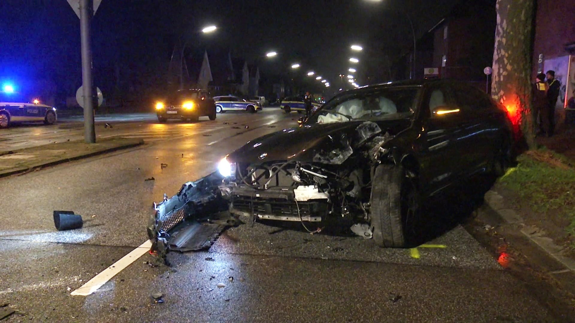 Unfall nach mutmaßlichem illegalen Autorennen in Bramfeld