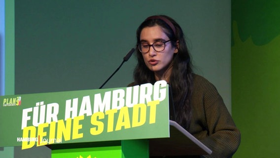 Nergis Zafiri spricht auf dem Grünen-Parteitag in Hamburg © Screenshot 