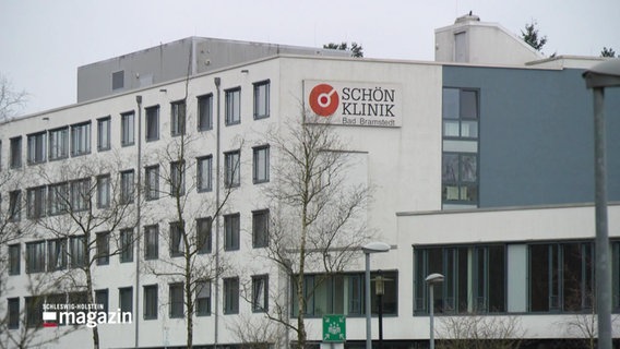 Ein Gebäude der Schön Klinik in Bad Bramstedt. © Screenshot 