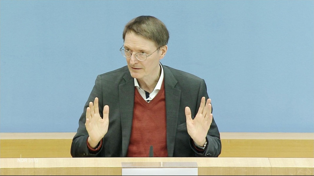 Bundesgesundheitsminister Karl Lautertbach (SPD) bei einer Bundespressekonferenz.
