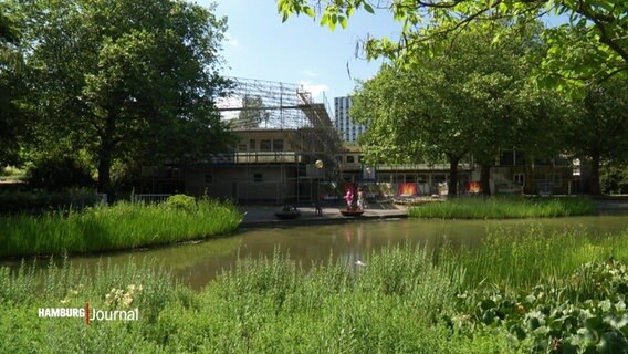 Das Café Seeterrassen im Hamburger Park "Planten un Blomen". © Screenshot 