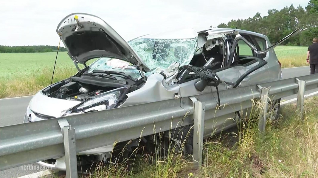 Lohmen: Autofahrer Stirbt Nach Kollision Mit Landmaschine | NDR.de ...