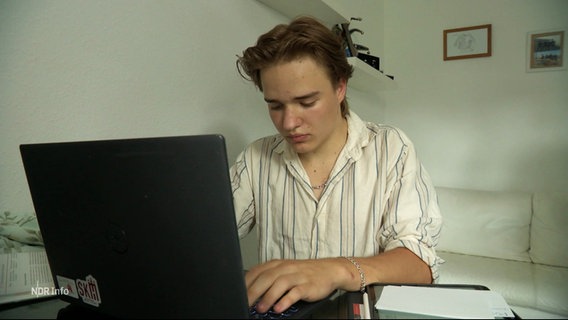 Ein Schüler aus Hamburg bereitet sich mit ChatGPT auf die mündliche Abi-Prüfung vor. © Screenshot 