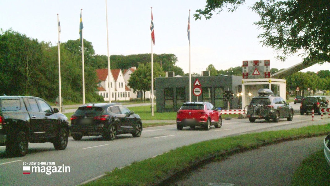 Autos vor dem deutsch-dänischen Grenzübergang.