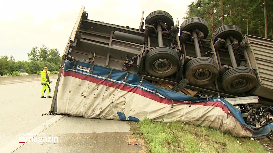 Unfall Auf Der A7 Sorgt Für Lange Sperrung Ndrde Fernsehen Sendungen A Z Schleswig 3930