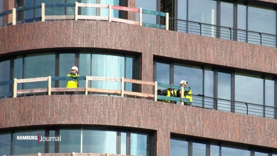 Bauarbeiter arbeiten an dem neu entstehendem "Deutschland Haus". © Screenshot 