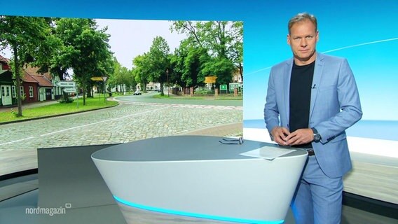 Thilo Tautz moderiert das Nordmagazin - Land und Leute. © Screenshot 