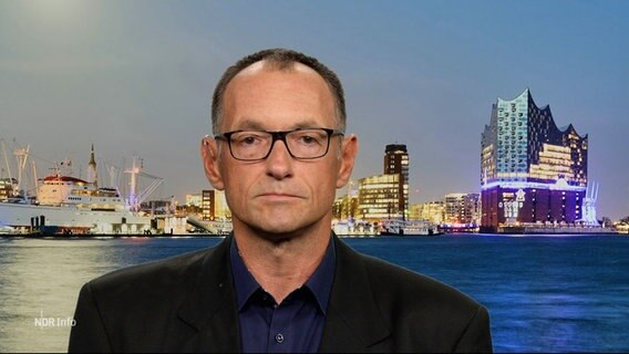 NDR Reporter Peter Kleffmann berichtet aus Hamburg. © Screenshot 