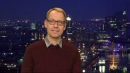 NDR Reporter Jörg Naroska berichtet aus Hamburg. © Screenshot 