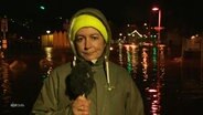 NDR Reporterin Simone Mischke im Interview live aus Flensburg. © Screenshot 