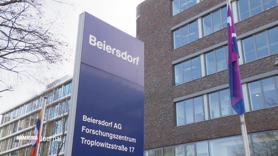 Das Firmengebäube der Beiersdorf AG ist zu sehen. © Screenshot 