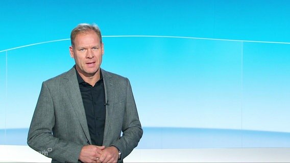 Thilo Tautz moderiert das Nordmagazin - Land und Leute. © Screenshot 