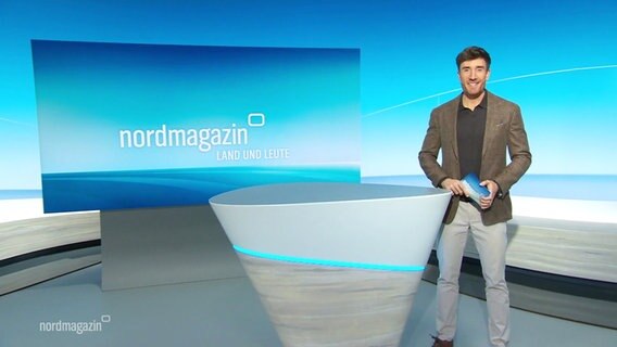 Stefan Leyh moderiert das Nordmagazin - Land und Leute. © Screenshot 