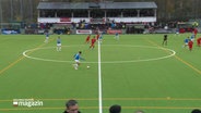 Spielszene aus dem Fußballspiel Kilia Kiel gegen Holstein Kiel © Screenshot 