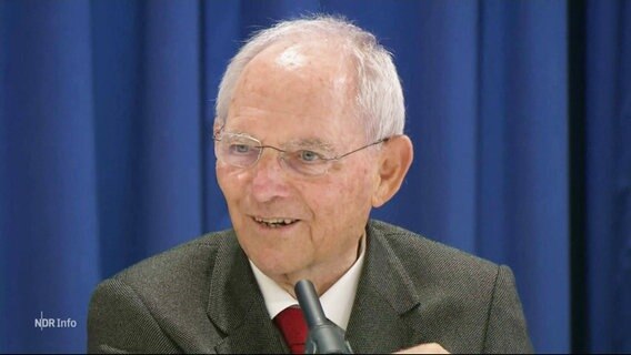 Wolfgang Schäuble bei einer Podiumsdiskussion. © Screenshot 