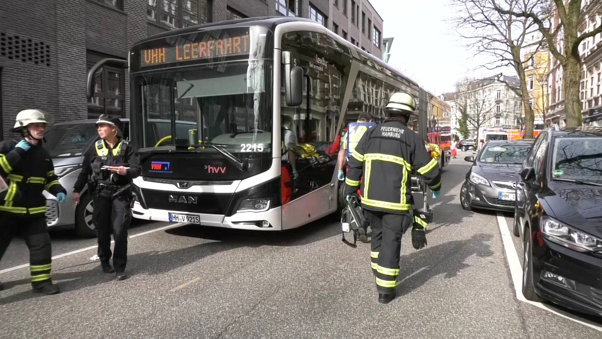 Mehrere Verletzte nach Unfall mit Bus in Ottensen