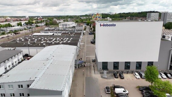 Webast Neubrandenburg Logistik-Zentrum (hohe Halle mit Logo) © Screenshot 